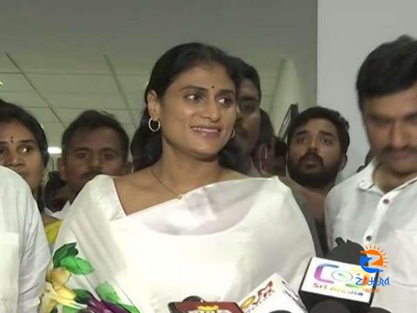 Andhra CM Jagan Mohan Reddy sister YS Sharmila political party YSRCP