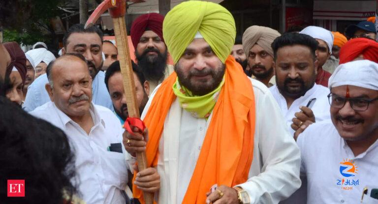 aap: Sidhu could not bear to see a Dalit as CM: AAP