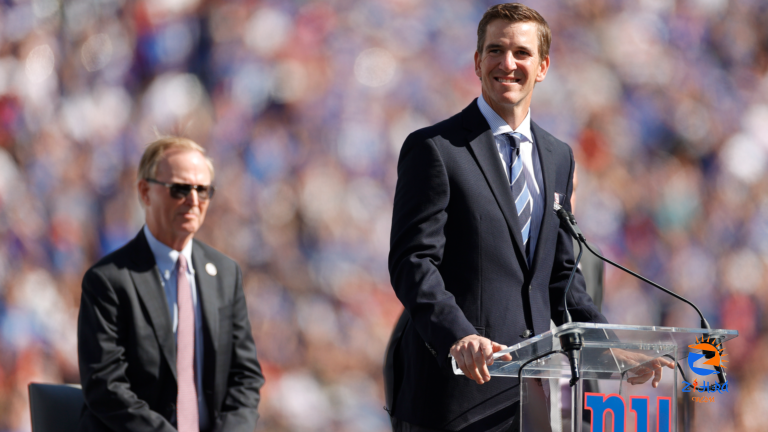 Eli Manning demonstrates the double bird live on ‘Monday Night Football,’ then apologizes