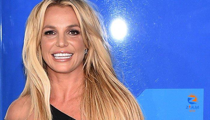 Britney Spears handed pre packaged envelopes full of medication source