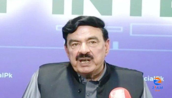 Rasheed says ECP, govt getting closer on electronic voting machines