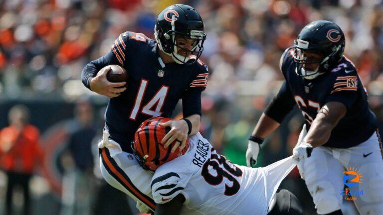 Bears QB Andy Dalton suffers knee injury against Bengals