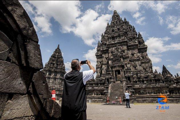 Indonesia reopens borders for int’l tourists with limited valid visas