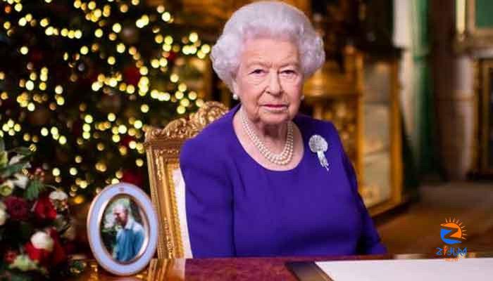 Queen Elizabeth back to work after three months