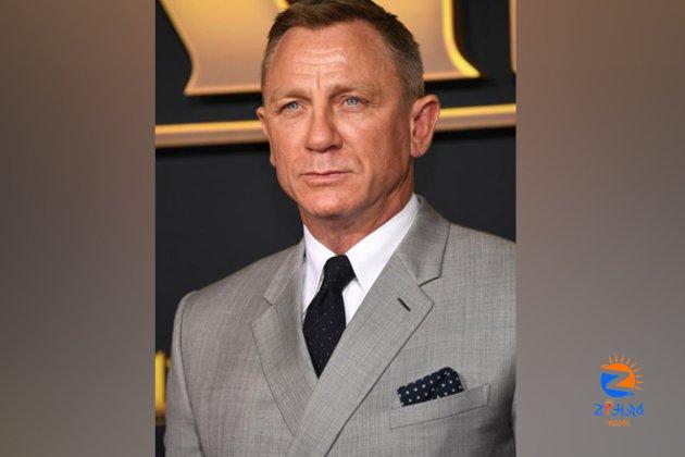 Daniel Craig makes surprise visit at ‘No Time to Die’ theater screening