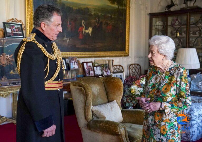 Queen Elizabeth II hosts in-person reception after health fears