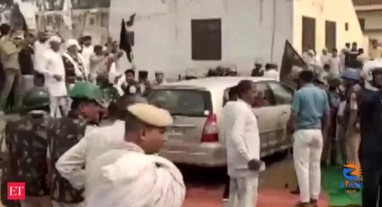 Haryana farmers show black flags to BJP MP Ram Chander Jangra as he arrives for Hisar event – The Economic Times Video