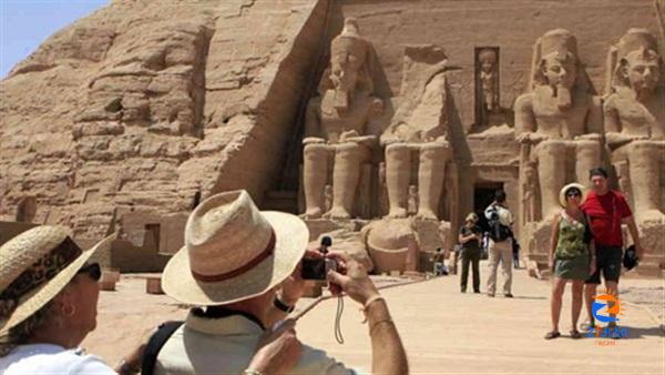 UK ambassador to Cairo expects 500 thousand British tourists to visit Egypt in winter