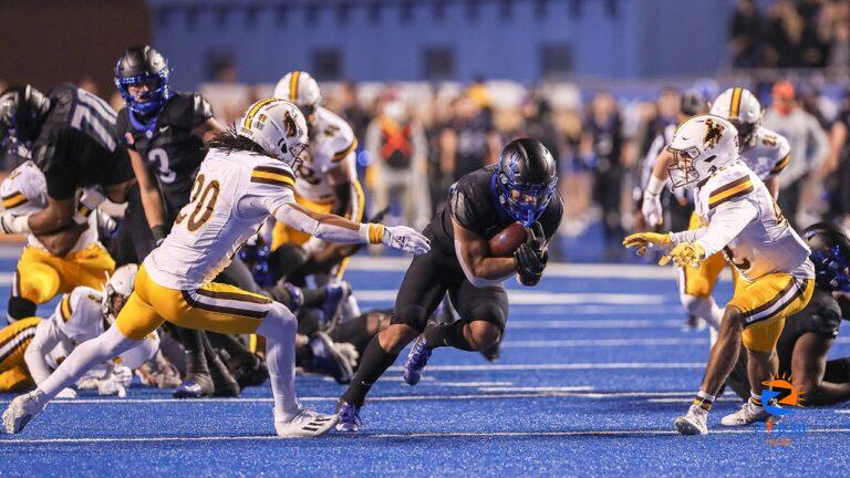 Boise State's 163 rushing yards help Broncos to 23-13 win over Wyoming