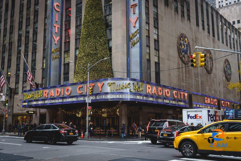 ▷ Radio City Music Hall Decorations 2021