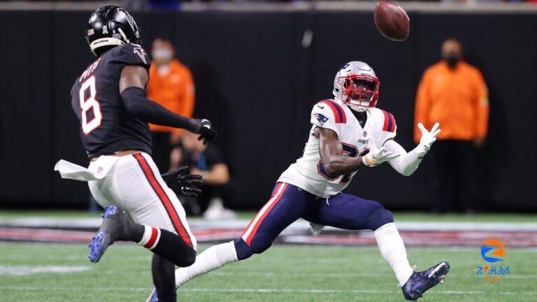 Falcons’ three QBs take turns throwing interceptions vs. Patriots