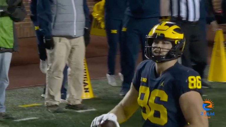 A Hassan Haskins 62-yard rush leads to a 12-yard passing touchdown by Cade McNamara to Luke Schoonmaker, Michigan leads 17-7