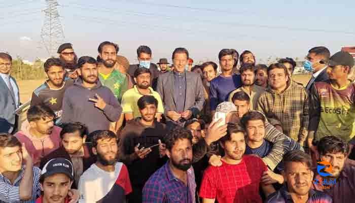 PM Imran Khan mingles with youth playing cricket near Bani Gala