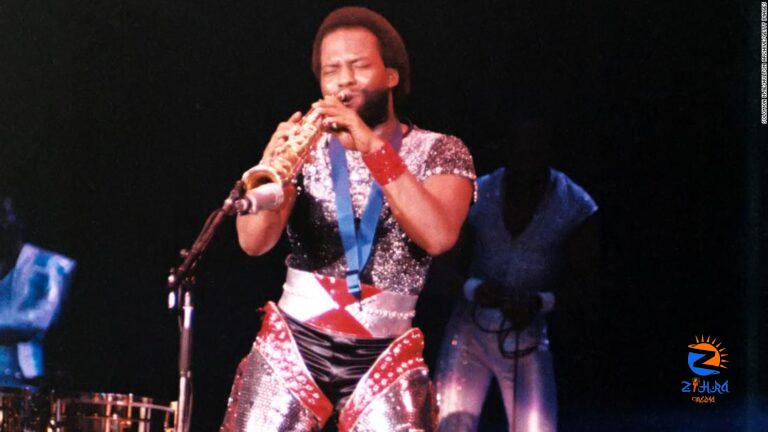 Earth, Wind & Fire saxophonist Andrew Woolfolk dies at 71