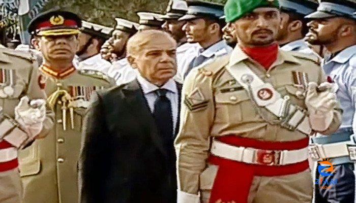 Shahbaz Sharif given guard of honour at PM House