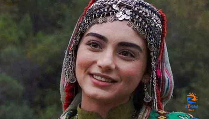 Bala Hatun poses for picture with Gunduz Bey actor