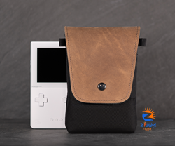 WaterField Designs Launches Popular CitySlicker Gaming Case Customized for the Analogue Pocket