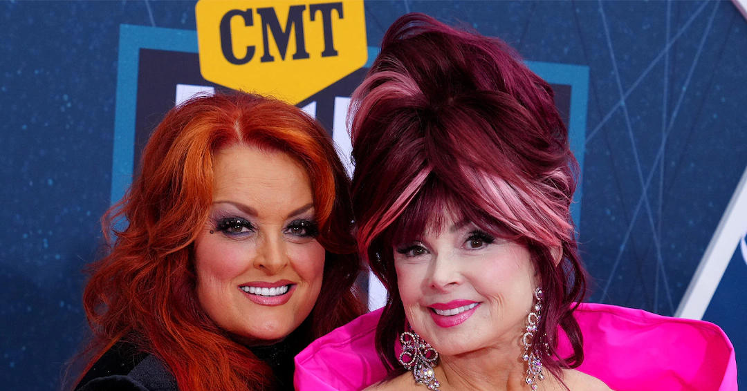 Wynonna Judd Vows She’ll “Continue to Sing” After Mom Naomi’s Death