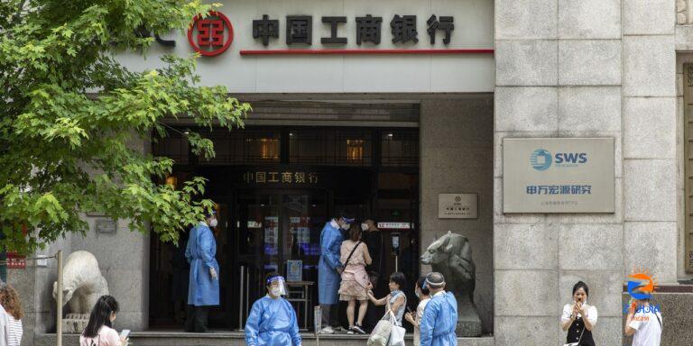 Chinese Banks Cut Rates to Spur Economic Growth