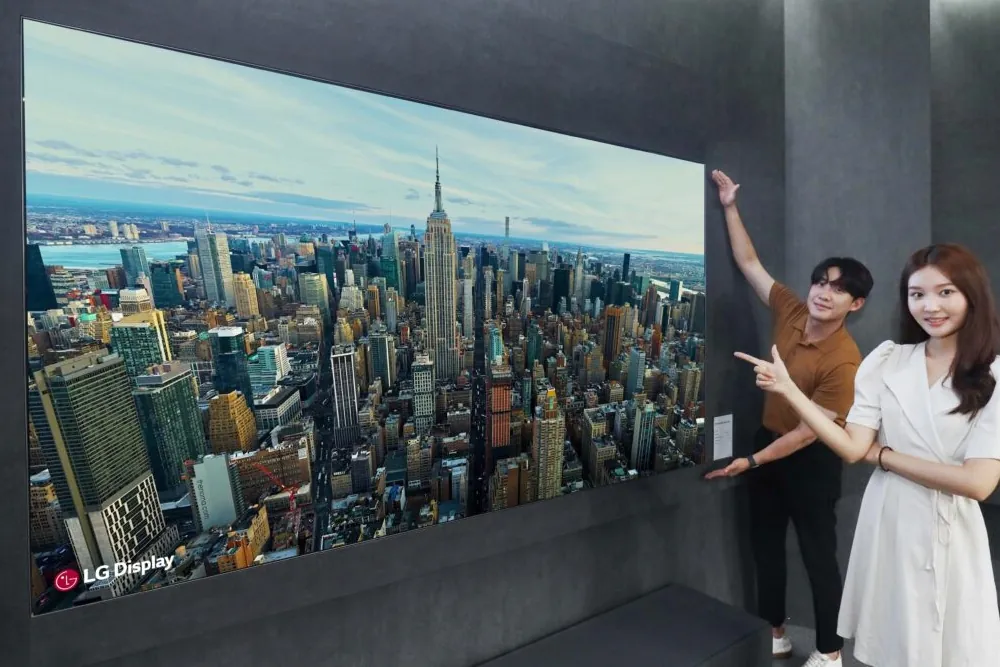 LG OLED.EX Is A TV That Vibrates Its Screen To Produce Sounds