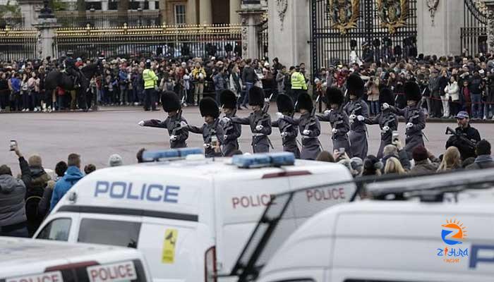 Huge security high alert at Buckingham Palace as Queen’s coffin set to arrive in London