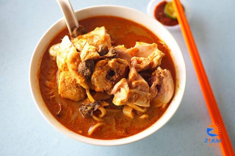 Try out this old fashioned curry mee at PJ New Town’s Restaurant Feng Seng