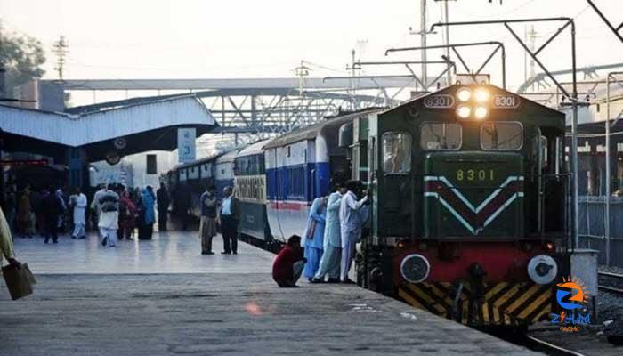 Woman dies, four others injured in Jaffar Express train blast near Chichawatni