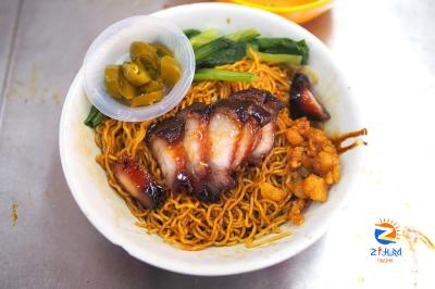 Worth the drive: Springy ‘wantan mee’ with ‘char siu’ at Setapak’s Restoran Shuang Ling [Video]