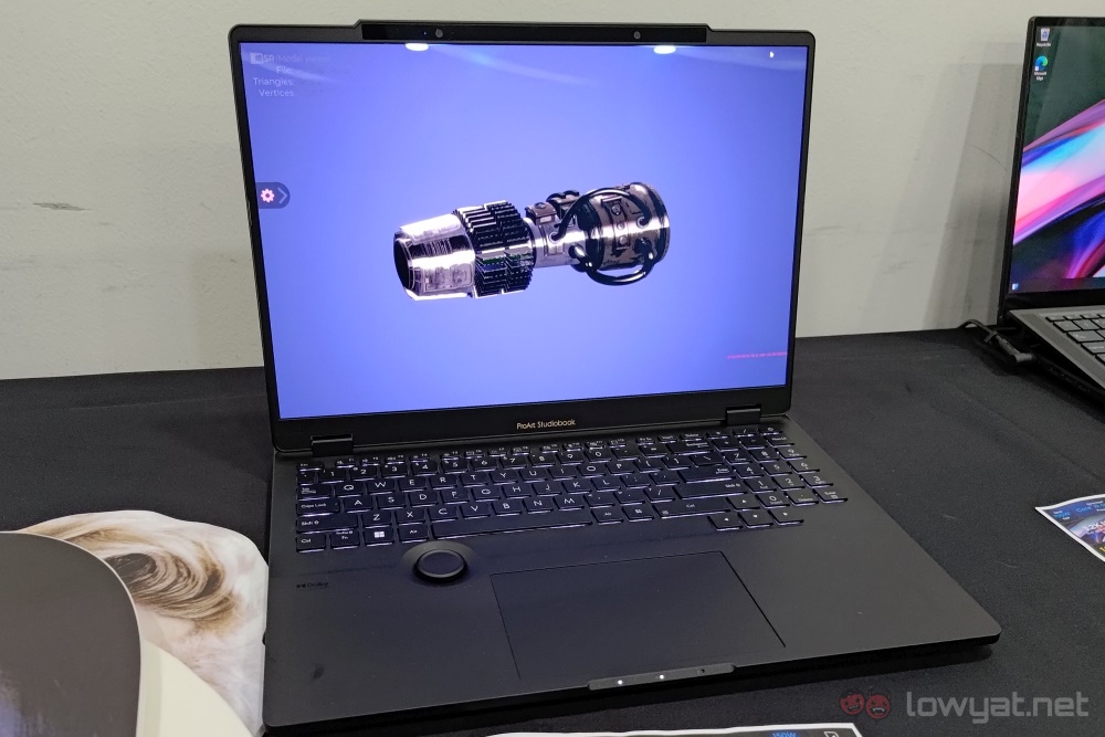 ASUS ProArt Studiobook 16 3D OLED Brings Back 3D Displays