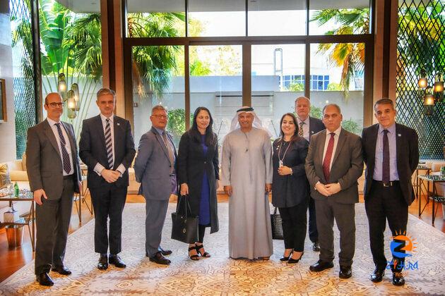 Gargash meets British delegation, explores cooperation