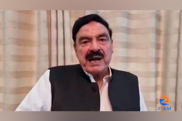 Panah requests Pemra to stop coverage of Sheikh Rashid for smoking cigars