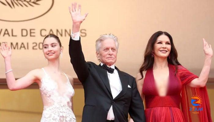 Michael Douglas, Catherine Zeta-Jones strike adorable pose for Cannes Red Carpet