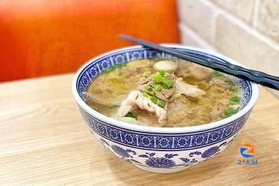 Slurp on Yunnan style ‘crossing-the-bridge noodles’ and Nanyang White Curry at Omega Pork Noodle in Sri Petaling