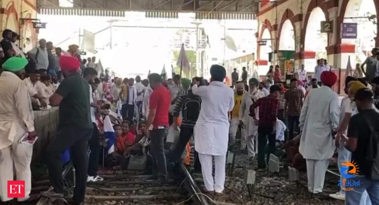 Punjab: Farmers block railway tracks as video of cop thrashing woman goes viral – The Economic Times Video