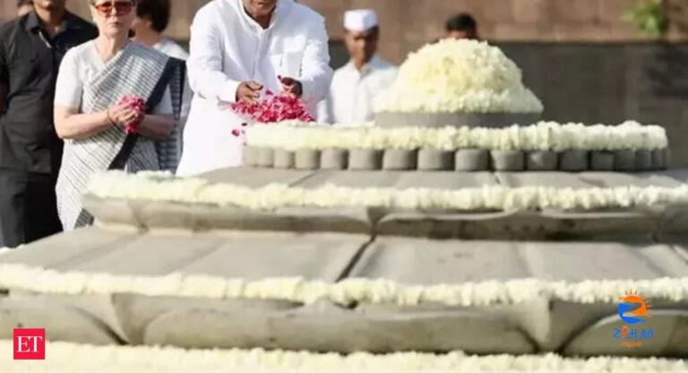 Rajiv Gandhi death anniversary: Sonia Gandhi, Rahul Gandhi, Mallikarjun Kharge pay homage to former PM