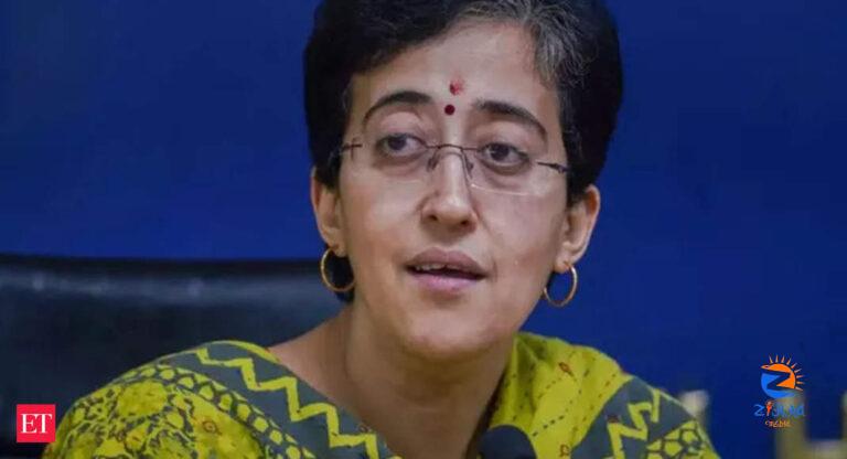 Atishi Marlena: Delhi murder case: AAP minister Atishi Marlena meets victim’s family – The Economic Times Video