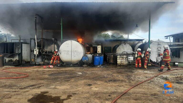 Fire breaks out at factory that stores bitumen at Jalan Bintulu-Miri