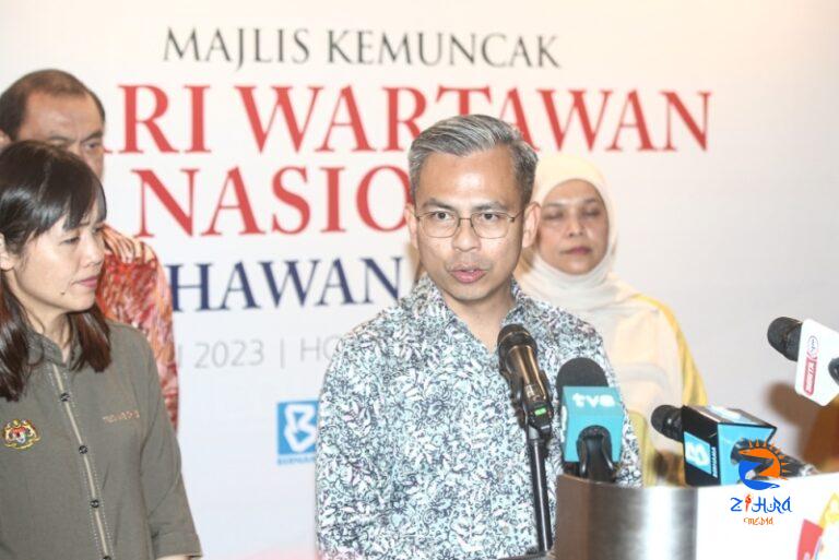 Fahmi expresses commitment to uplifting dignity of media practitioners