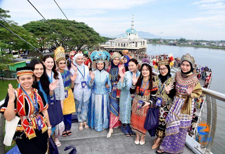 National Unity Ministry lands ‘Most Participants Wearing Ethnic Attire’ category in Malaysia Book of Records