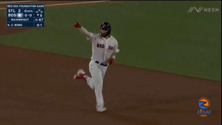 Red Sox's Enmanuel Valdez, Connor Wong go back-to-back to take a 4-2 lead over the Cardinals in the fifth inning