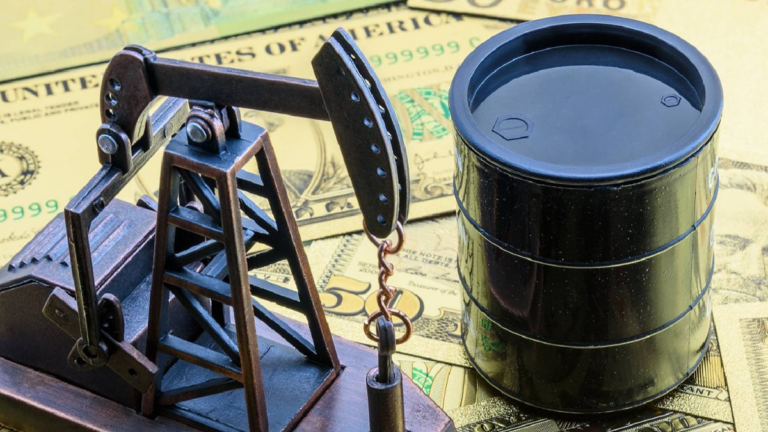 Oil Prices Settle Down 1 Percent; Strong US Data Boosts Dollar