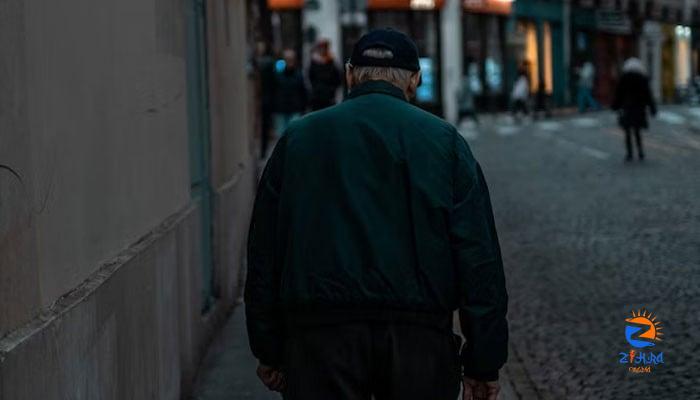 Study suggests loneliness could worsen bone health in males