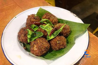 Salad or meatball? With these irresistible ‘laab tod’ at Sri Petaling’s Thai Chala, it’s both!