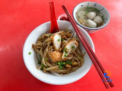 Neighbourhood eats: Fish ball noodles, ‘siu kow’, ‘char kway teow’ and more at Taman Serangkai’s Restoran Mountain Hill