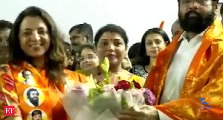 Uddhav faction MLC Manisha Kayande  joins Shiv Sena in  presence CM Eknath Shinde