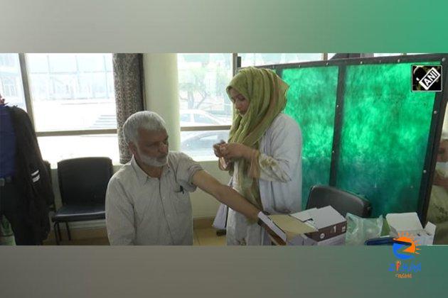 Pilgrims receive special vaccination before leaving for Hajj