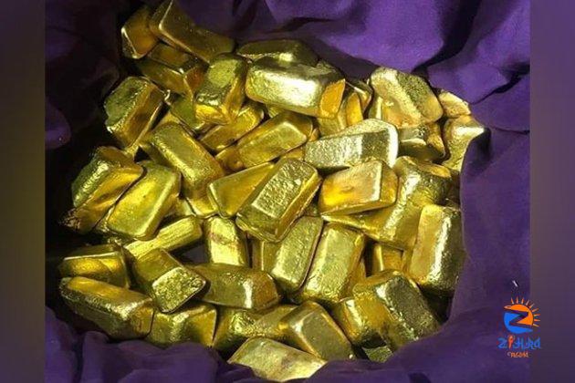 Two carrying gold worth Rs 1.07 crore in underwear get arrested