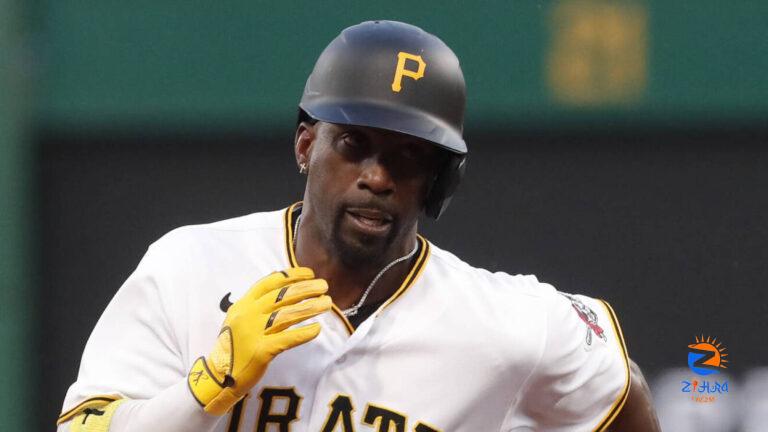 Watch: Pirates star Andrew McCutchen records 2,000th career hit