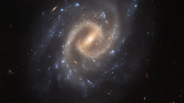 Hubble space telescope reveals new image of a spiral galaxy