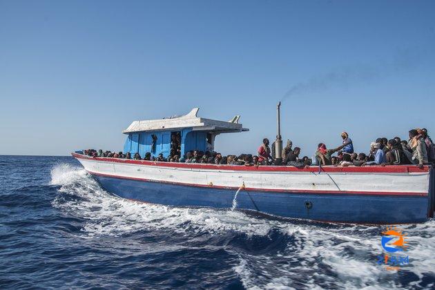 Hundreds of African migrants missing off Canary Islands